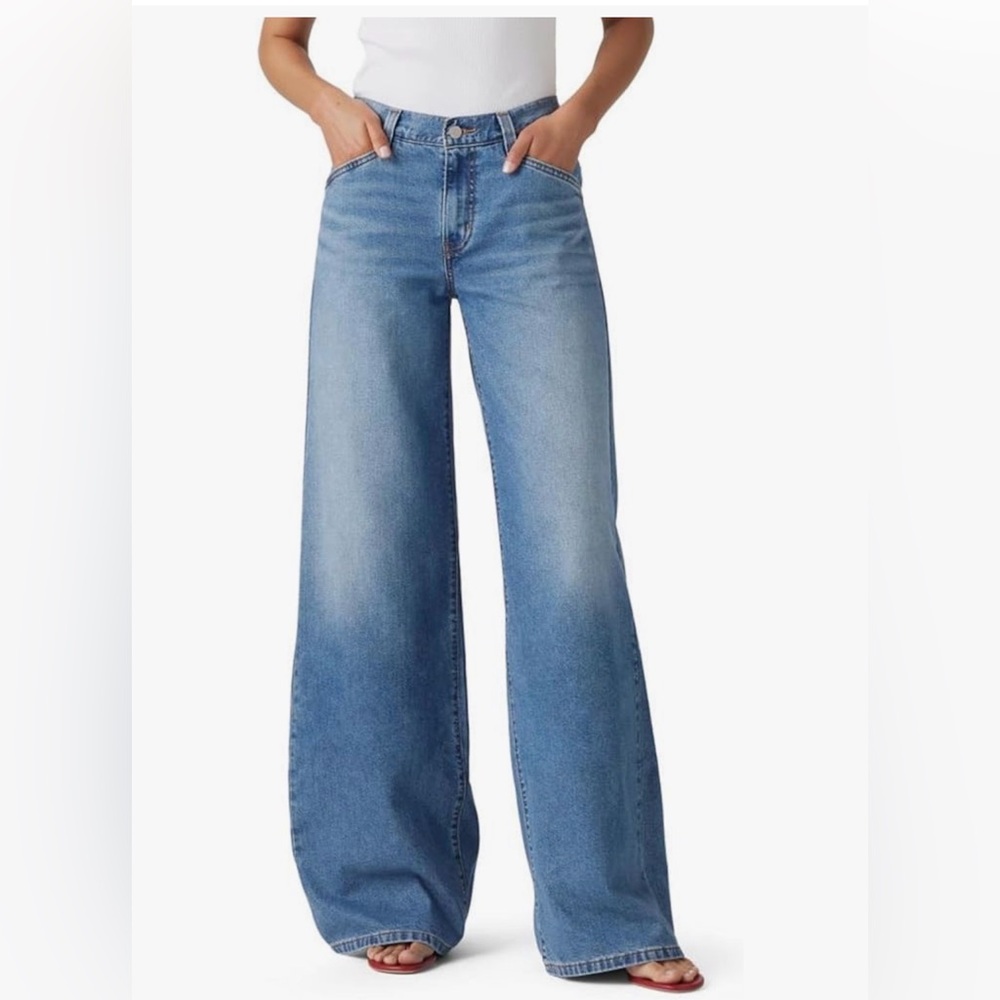 Levi's Women's 94 Baggy Wide Leg Jean Size 25
